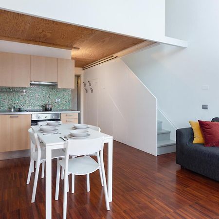 White And Brown Exclusive Loft With Terrace - Free Parking - M2 Station Apartment Milano Ngoại thất bức ảnh