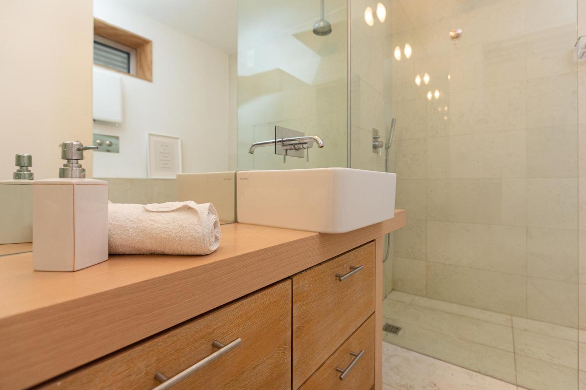 White And Brown Exclusive Loft With Terrace - Free Parking - M2 Station Apartment Milano Ngoại thất bức ảnh