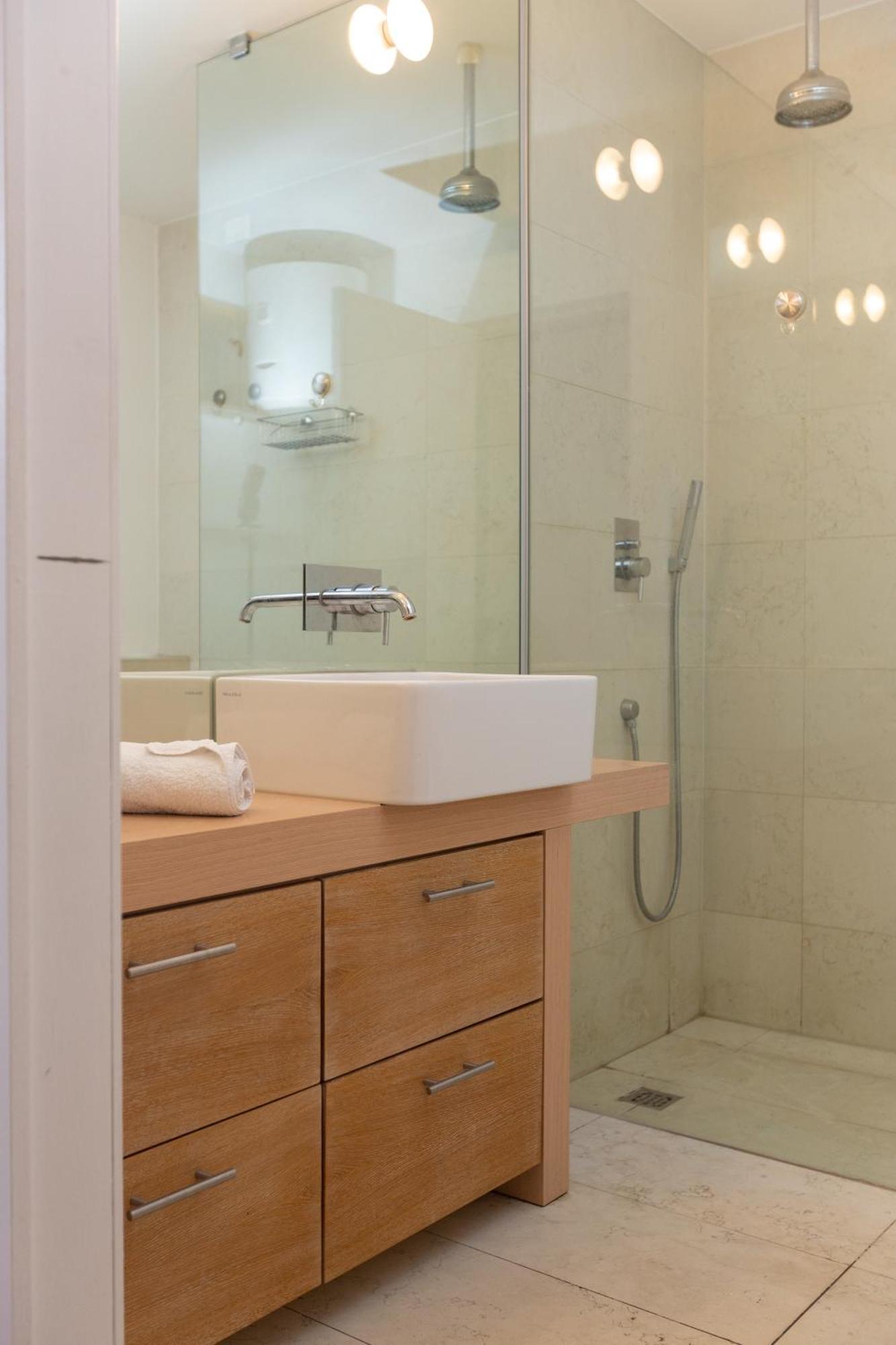 White And Brown Exclusive Loft With Terrace - Free Parking - M2 Station Apartment Milano Ngoại thất bức ảnh
